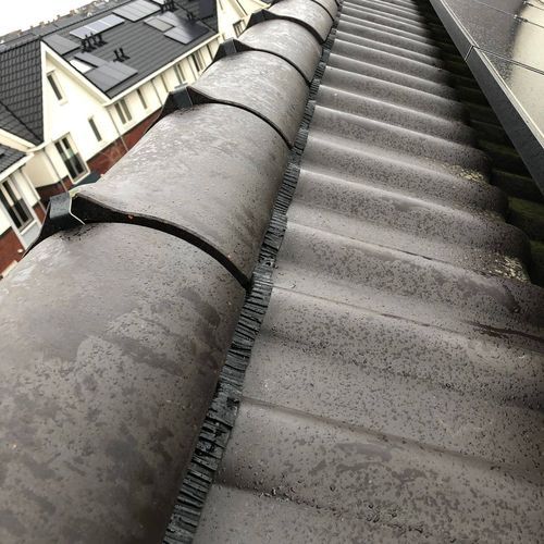 De diensten van dakspecialist in Kesteren Nieuwe laag bitumen